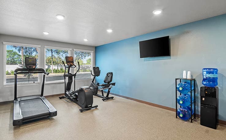 WoodSpring Suites Palm Springs - West Palm Beach photo 4 of 17