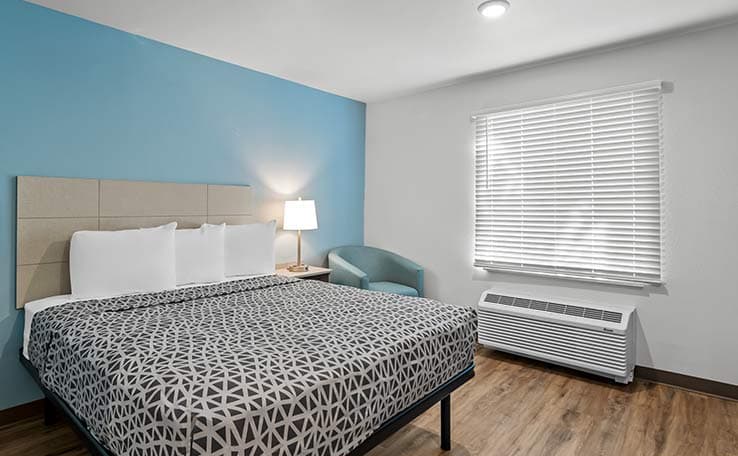 WoodSpring Suites Palm Springs - West Palm Beach photo 9 of 17