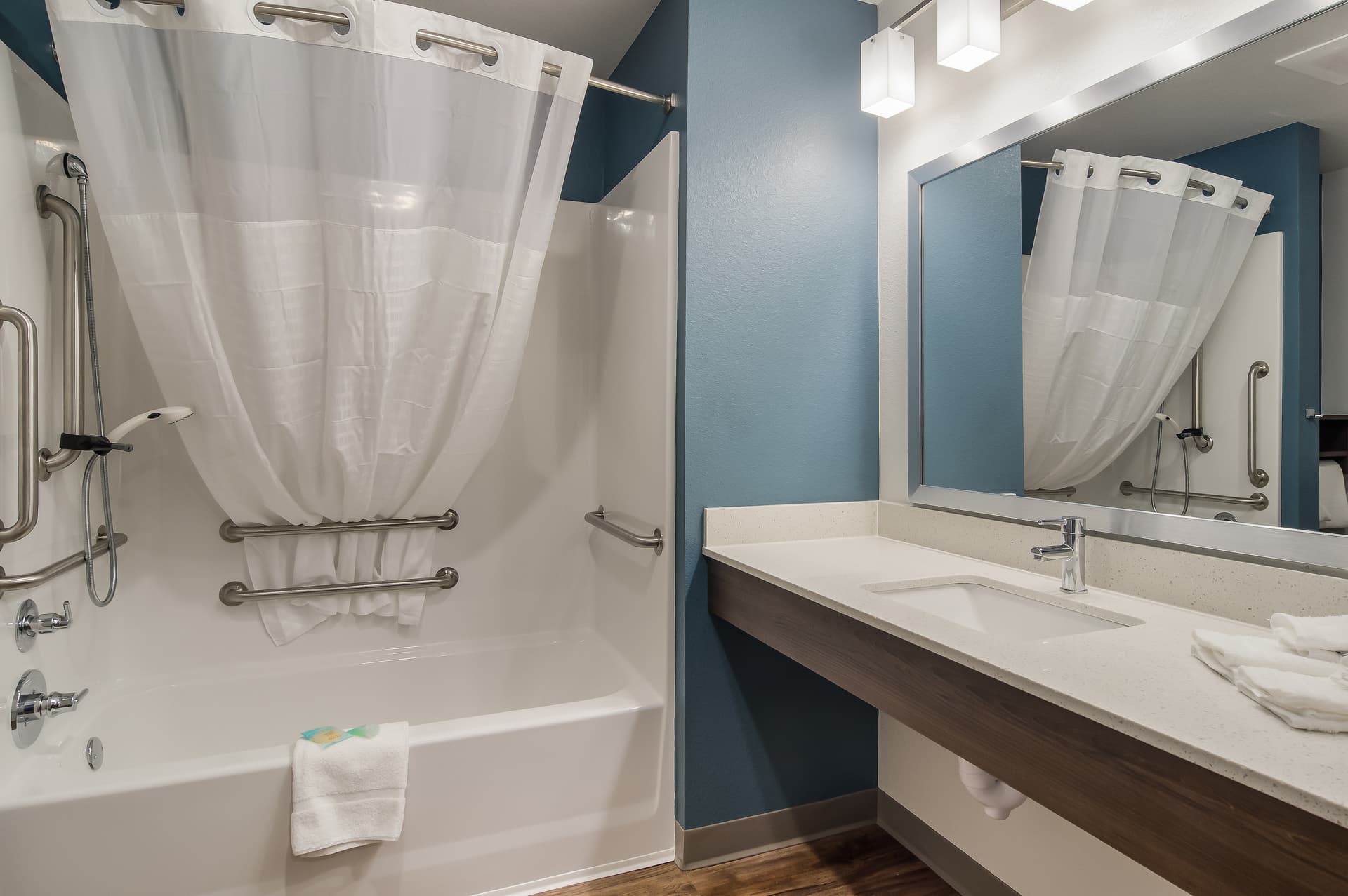 WoodSpring Suites Southington photo 2 of 17