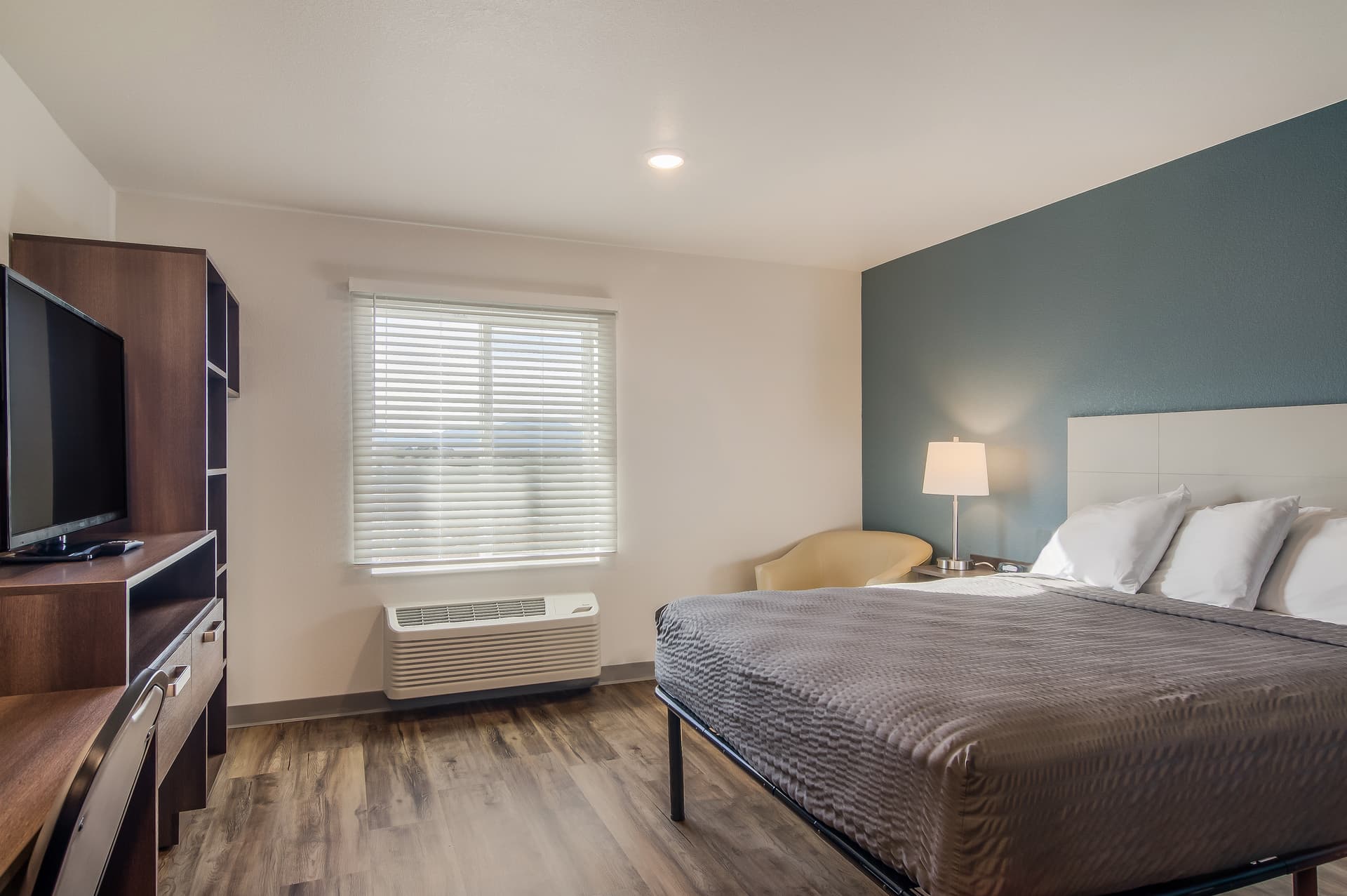 WoodSpring Suites Southington photo 7 of 17