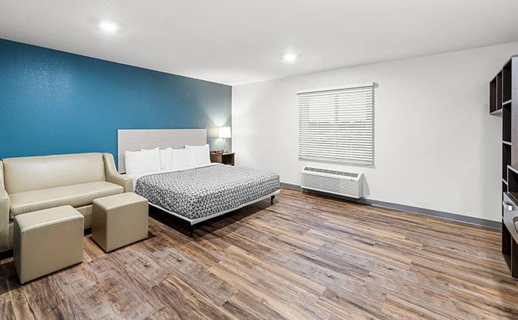 WoodSpring Suites Kansas City Airport photo 16 of 21