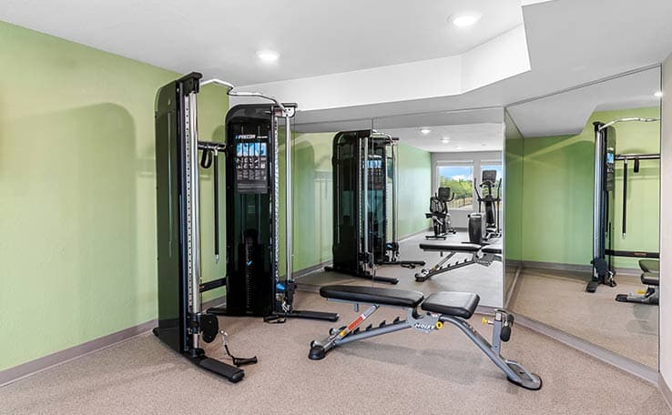 WoodSpring Suites Kansas City Airport photo 4 of 21