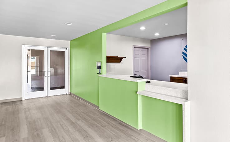 WoodSpring Suites South Houston Hobby photo 2 of 20