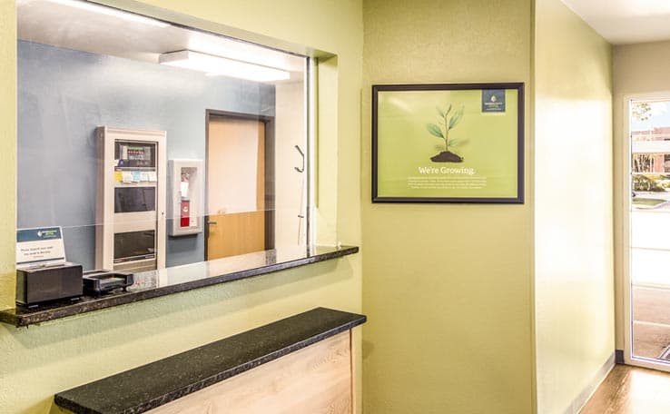 WoodSpring Suites Houston Baytown photo 2 of 13