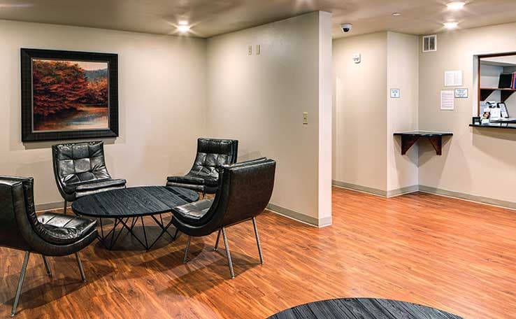 WoodSpring Suites Columbus NE I-270 Airport photo 2 of 18
