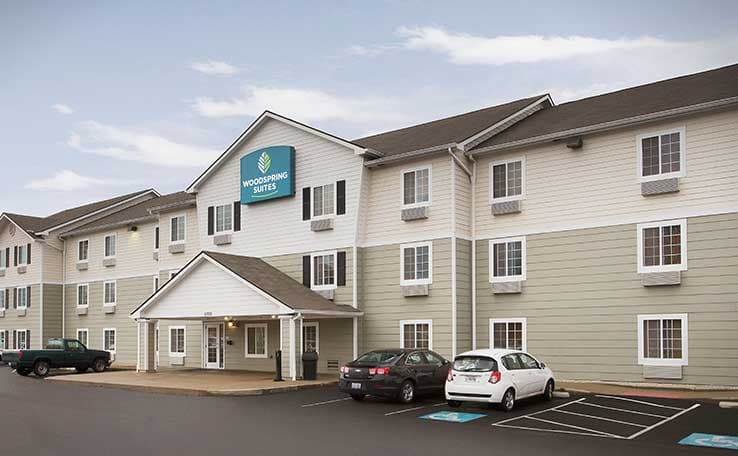 WoodSpring Suites Cincinnati Fairfield photo 1 of 15