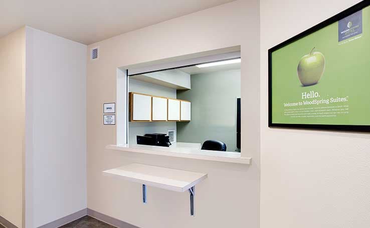 WoodSpring Suites Cincinnati Fairfield photo 2 of 15