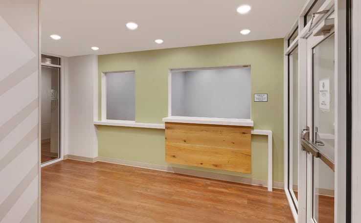 WoodSpring Suites Las Colinas - Northwest Dallas photo 2 of 19